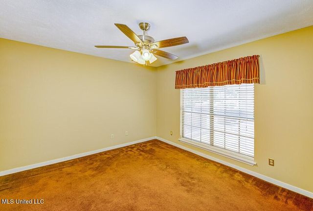 105 Robinhood Road, Vicksburg, MS 39180