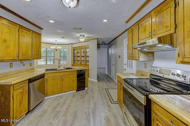 105 Robinhood Road, Vicksburg, MS 39180