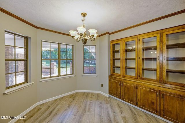 105 Robinhood Road, Vicksburg, MS 39180