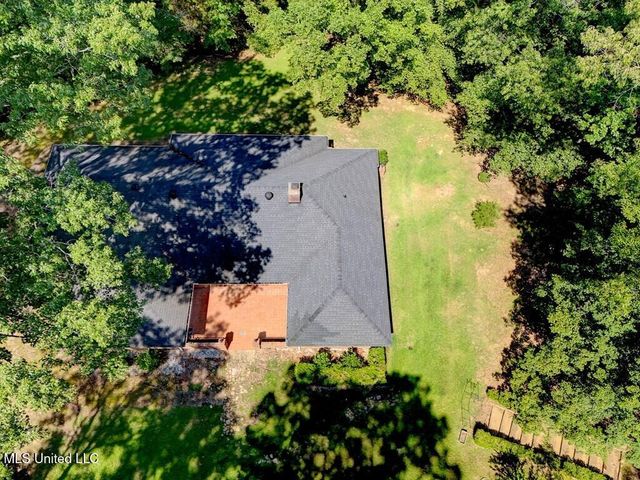 105 Robinhood Road, Vicksburg, MS 39180