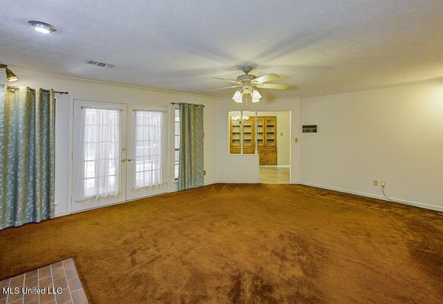 105 Robinhood Road, Vicksburg, MS 39180