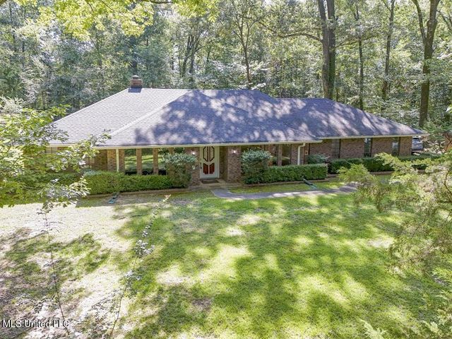 105 Robinhood Road, Vicksburg, MS 39180