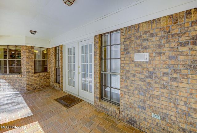 105 Robinhood Road, Vicksburg, MS 39180