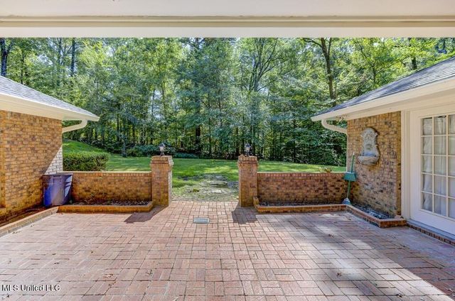 105 Robinhood Road, Vicksburg, MS 39180