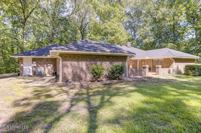 105 Robinhood Road, Vicksburg, MS 39180