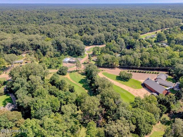 105 Robinhood Road, Vicksburg, MS 39180