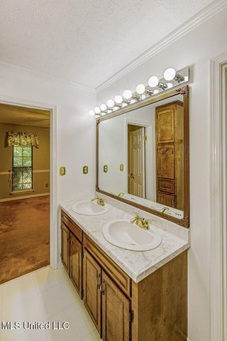 105 Robinhood Road, Vicksburg, MS 39180