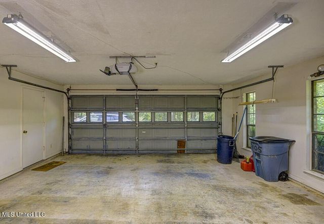 105 Robinhood Road, Vicksburg, MS 39180