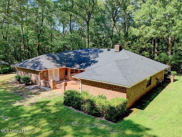 105 Robinhood Road, Vicksburg, MS 39180