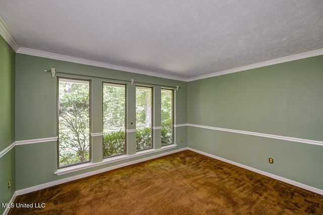 105 Robinhood Road, Vicksburg, MS 39180