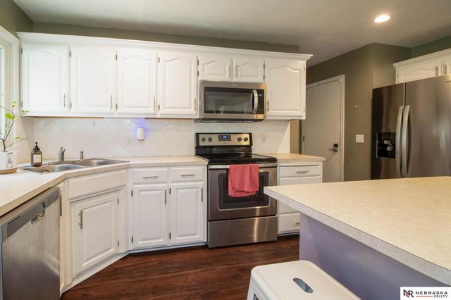 2124 Betsy Avenue, Papillion, NE 68133