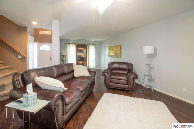 2124 Betsy Avenue, Papillion, NE 68133