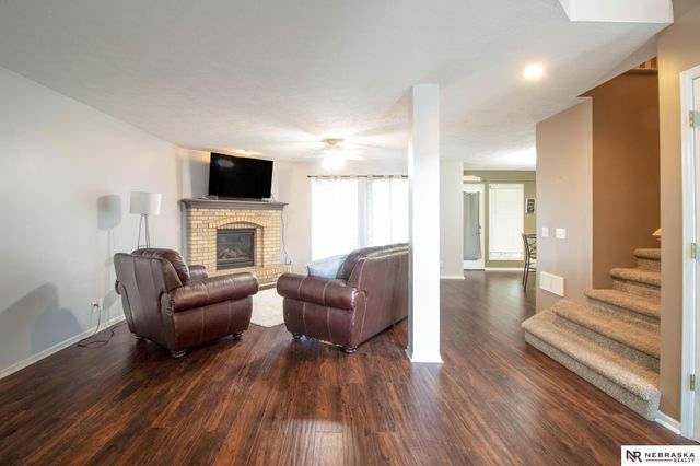 2124 Betsy Avenue, Papillion, NE 68133