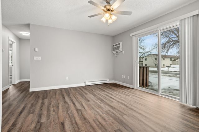 431 5th Avenue E 1, West Fargo, ND 58078