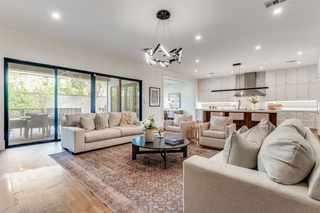 5111 W Amherst Avenue, Dallas, TX 75209