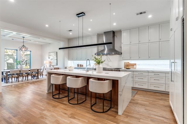 5111 W Amherst Avenue, Dallas, TX 75209