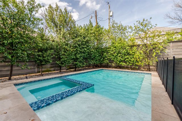 5111 W Amherst Avenue, Dallas, TX 75209