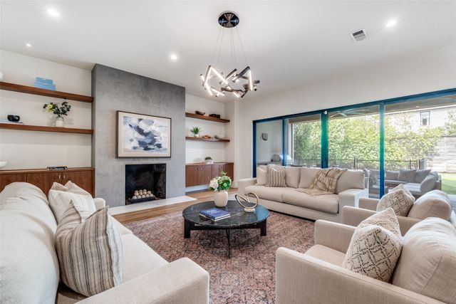 5111 W Amherst Avenue, Dallas, TX 75209