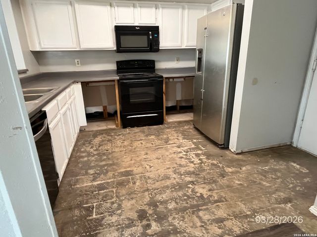 11343 Hatchet Pass Dr, San Antonio, TX 78245