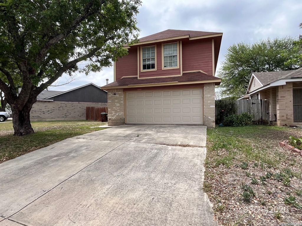 11343 Hatchet Pass Dr, San Antonio, TX 78245