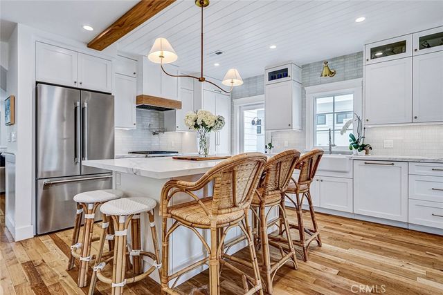 1717 Pacific Ave, Manhattan Beach, CA 90266