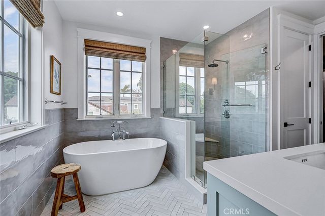 1717 Pacific Ave, Manhattan Beach, CA 90266