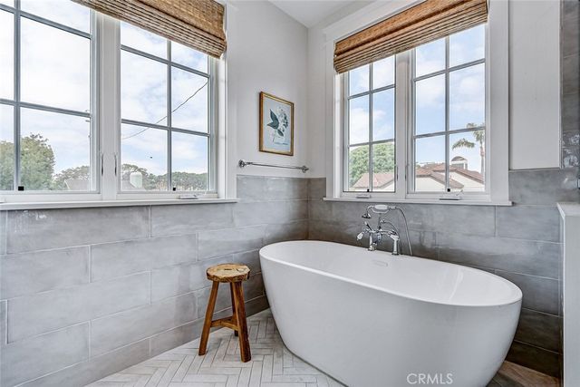 1717 Pacific Ave, Manhattan Beach, CA 90266