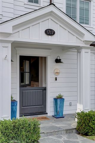 1717 Pacific Ave, Manhattan Beach, CA 90266