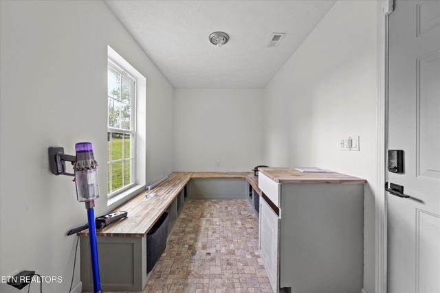 624 Sue Drive, Kodak, TN 37764