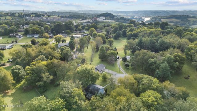 624 Sue Drive, Kodak, TN 37764