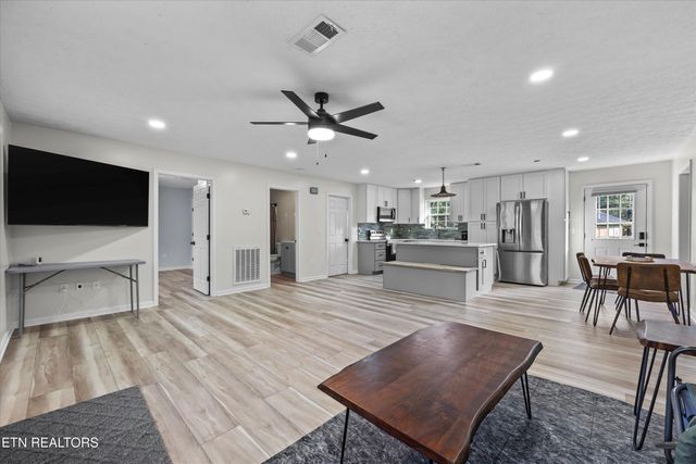 624 Sue Drive, Kodak, TN 37764