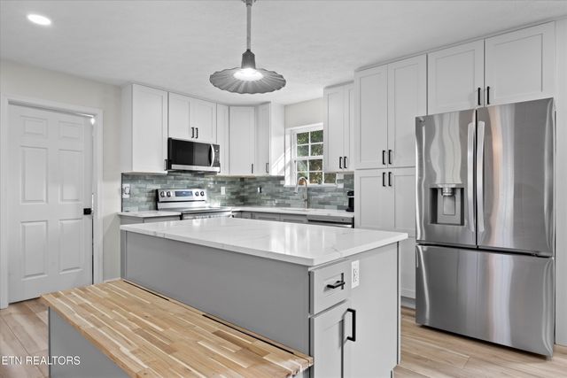 624 Sue Drive, Kodak, TN 37764