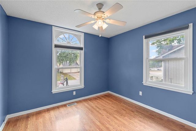 1108 NE Ridgeview Drive, Lee's Summit, MO 64086