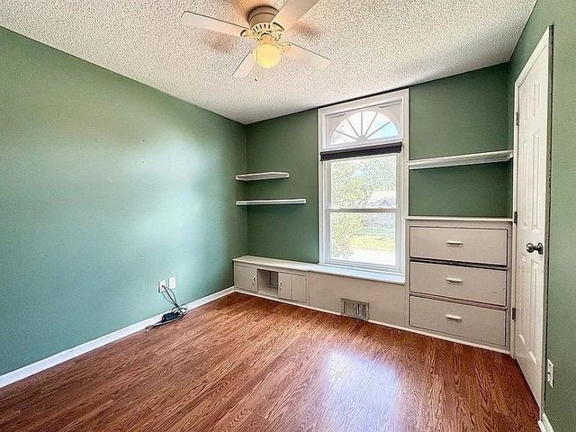 1108 NE Ridgeview Drive, Lee's Summit, MO 64086