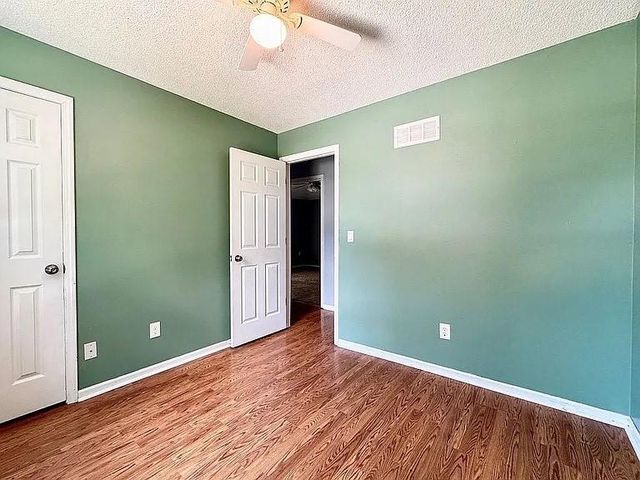 1108 NE Ridgeview Drive, Lee's Summit, MO 64086