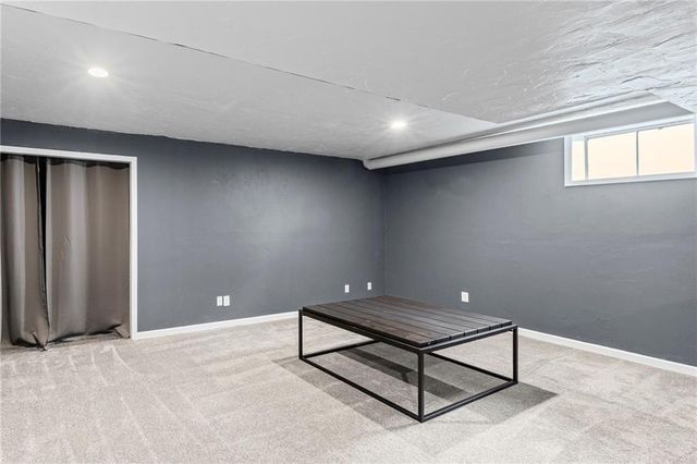 1108 NE Ridgeview Drive, Lee's Summit, MO 64086