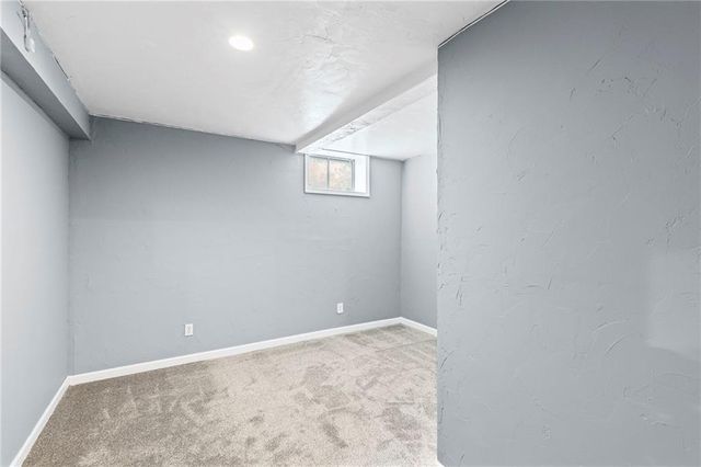 1108 NE Ridgeview Drive, Lee's Summit, MO 64086