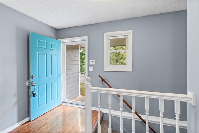 1108 NE Ridgeview Drive, Lee's Summit, MO 64086