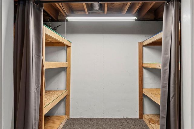 1108 NE Ridgeview Drive, Lee's Summit, MO 64086