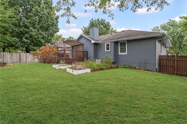 1108 NE Ridgeview Drive, Lee's Summit, MO 64086