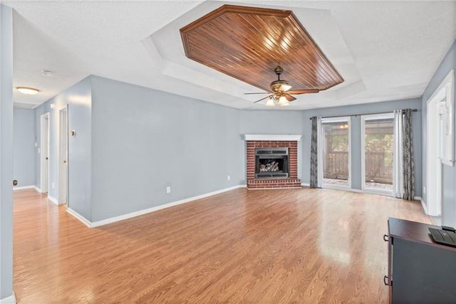 1108 NE Ridgeview Drive, Lee's Summit, MO 64086