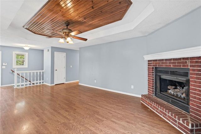 1108 NE Ridgeview Drive, Lee's Summit, MO 64086