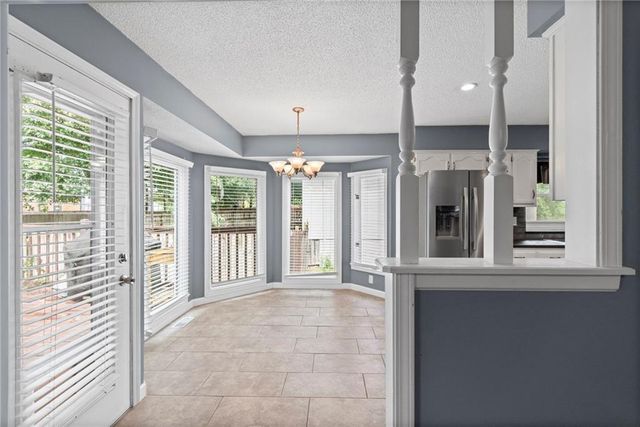 1108 NE Ridgeview Drive, Lee's Summit, MO 64086