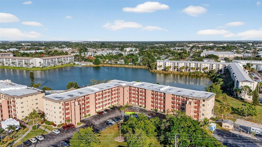 Image 12 of property listing at 4149 LAKE BAYSHORE DRIVE C511, Bradenton, FL 34205