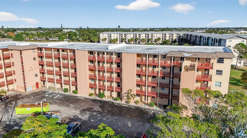 Image 3 of property listing at 4149 LAKE BAYSHORE DRIVE C511, Bradenton, FL 34205