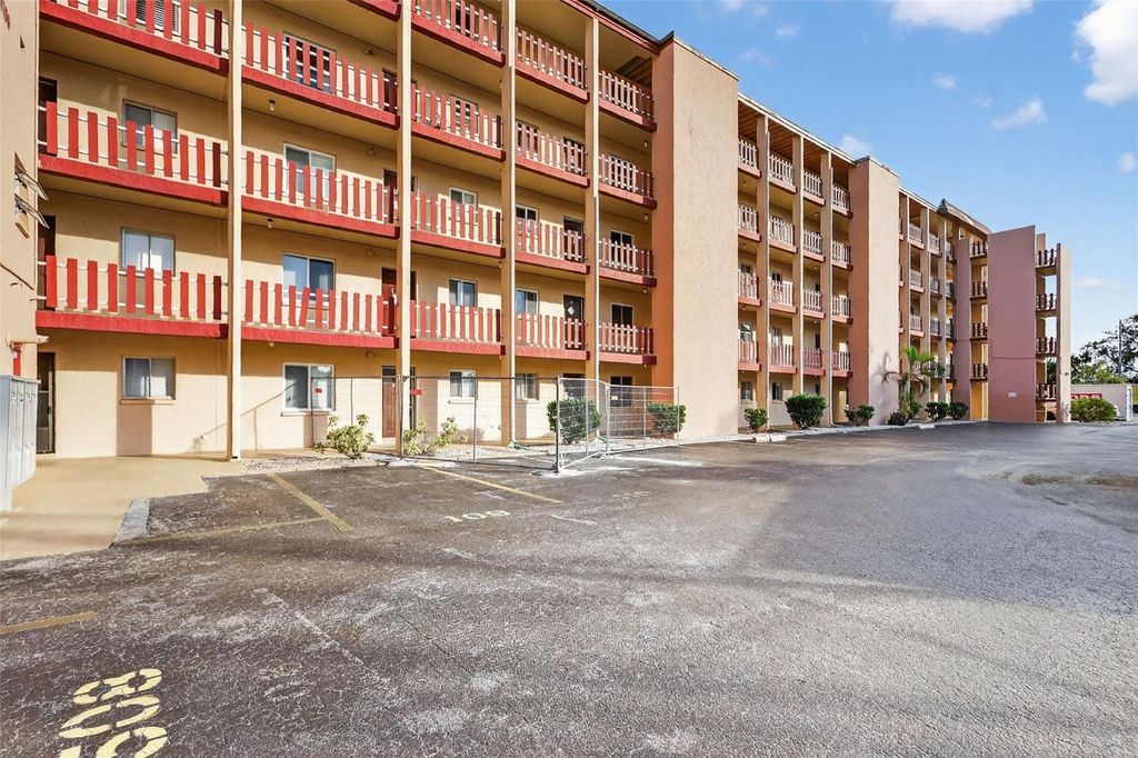 Image 39 of property listing at 4149 LAKE BAYSHORE DRIVE C511, Bradenton, FL 34205