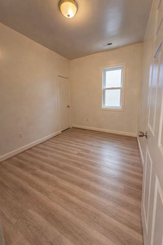 7321 S Saint Lawrence Avenue, Chicago, IL 60619