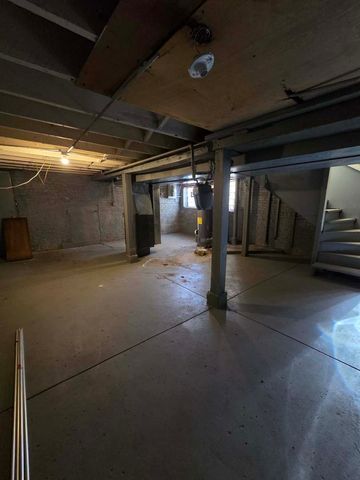 7321 S Saint Lawrence Avenue, Chicago, IL 60619