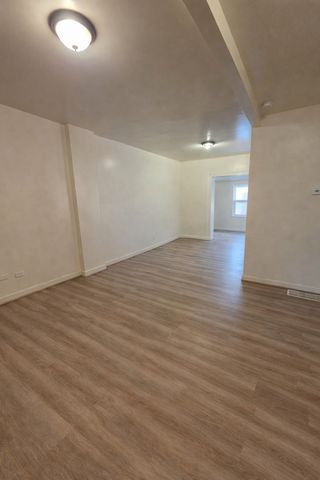 7321 S Saint Lawrence Avenue, Chicago, IL 60619