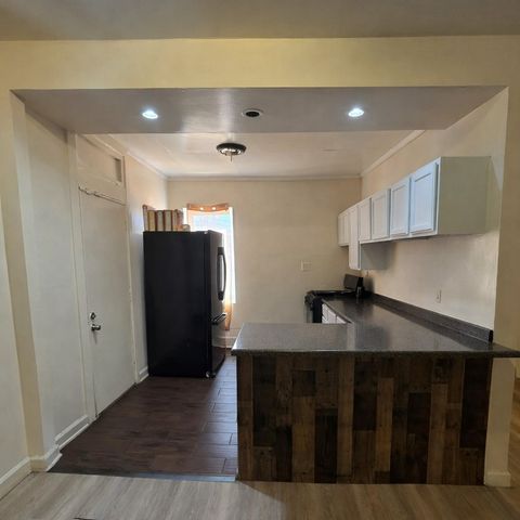 7321 S Saint Lawrence Avenue, Chicago, IL 60619